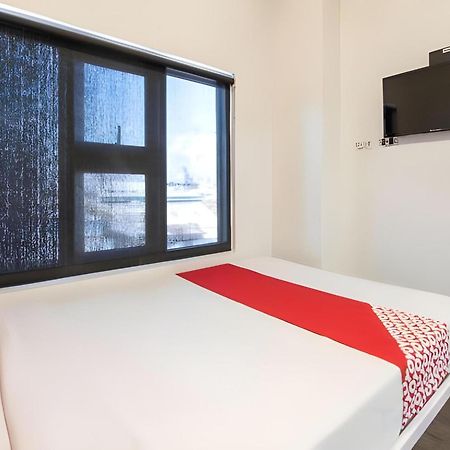Hotel Oyo 563 Mytown New York à Taguig Extérieur photo
