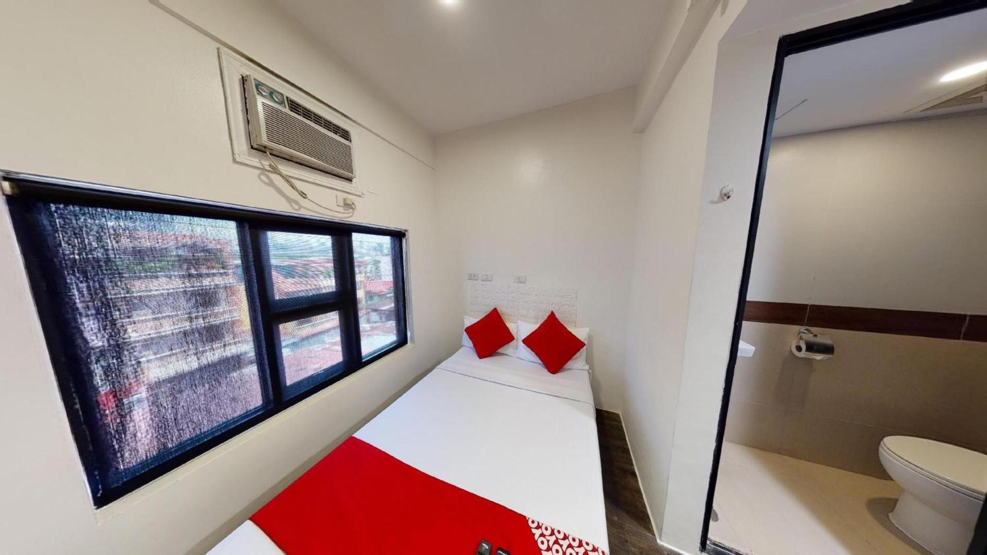 Hotel Oyo 563 Mytown New York à Taguig Extérieur photo